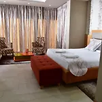 Hotel New W Tirana