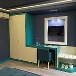 New W Szálloda Tirana