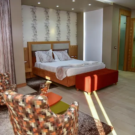 New W Отель Тирана