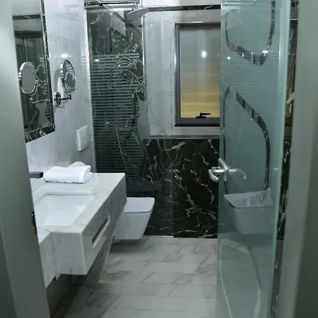 Hotel New W Tirana