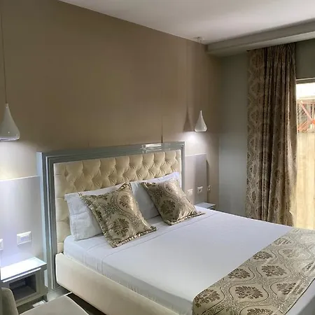Hotel New W Tirana