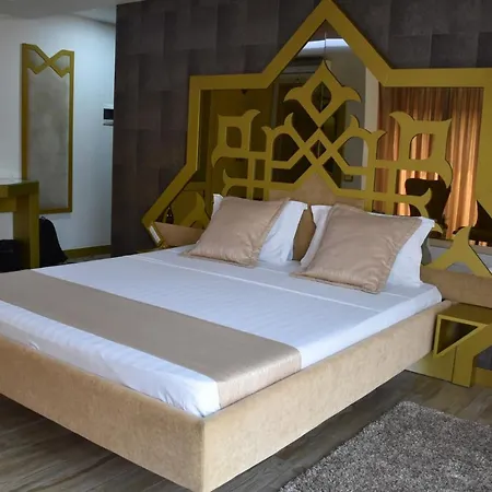 Hotel New W