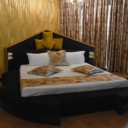Hotel New W Tirana