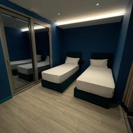 New W Ξενοδοχείο 4*