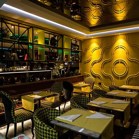 New W Отель Тирана