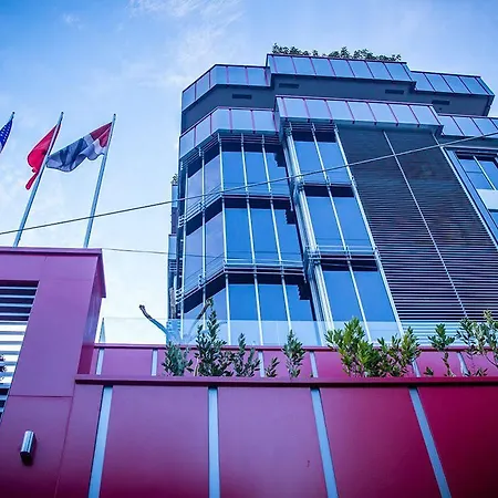 New W Ξενοδοχείο 4*