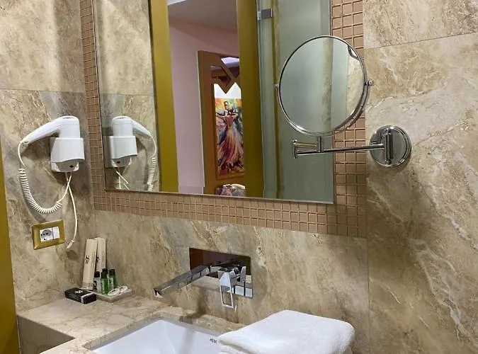 New W Szálloda Tirana