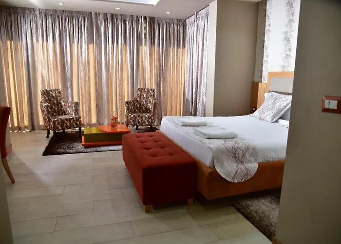 Hotel New W Tirana