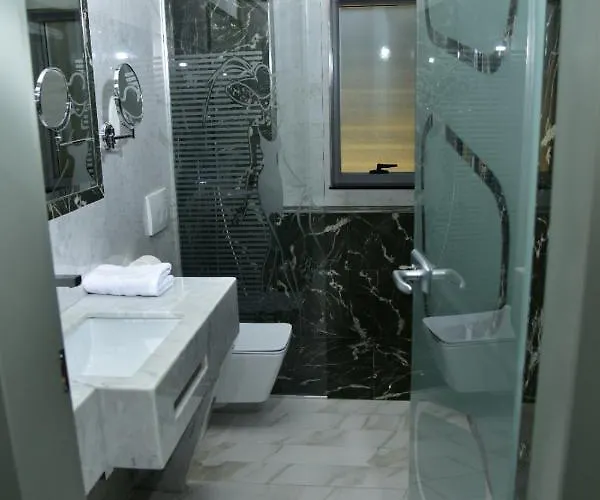 Hotel New W Tirana