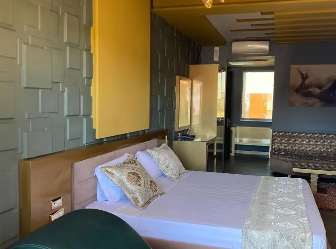 Hotel New W