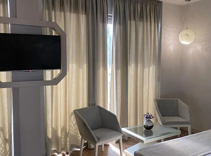 New W Szálloda Tirana